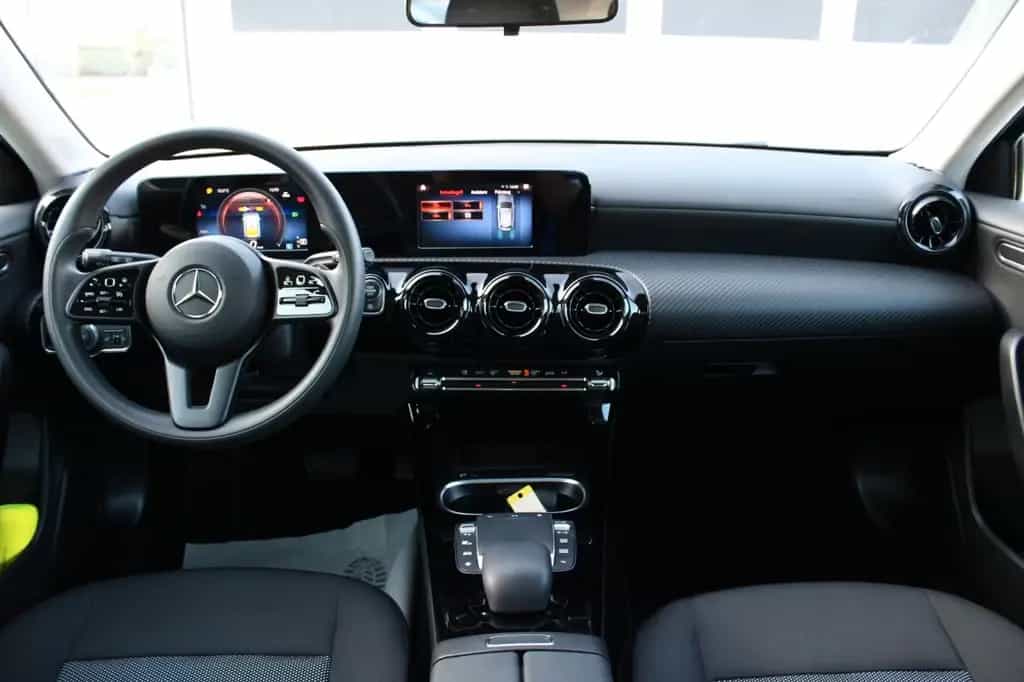 Mercedes-Benz A 180 A A 180 d 11/2022-photo-4