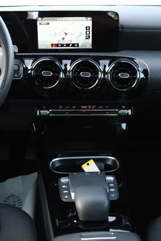 Mercedes-Benz A 180 A A 180 d 11/2022-photo-5