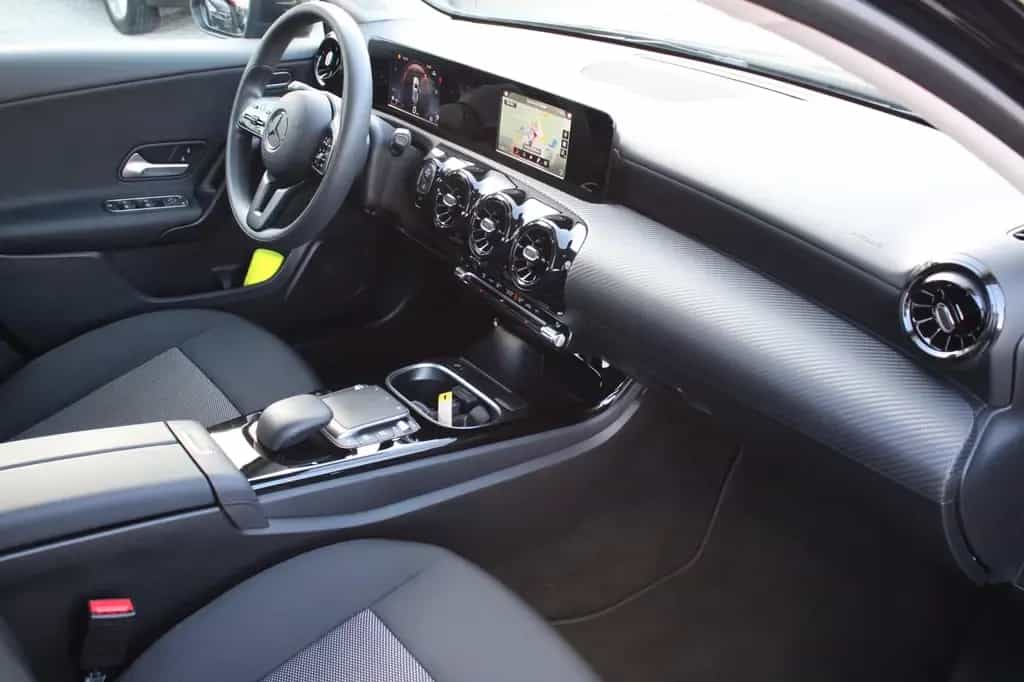 Mercedes-Benz A 180 A A 180 d 11/2022-photo-6