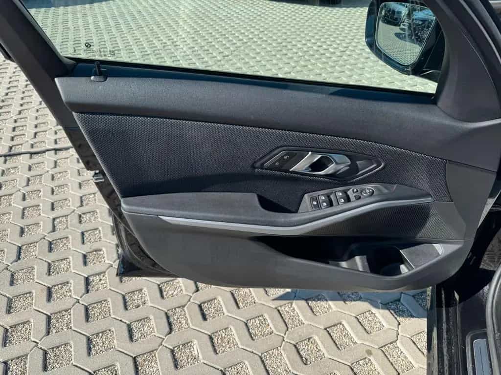 BMW 318 3 Limousine 318 i 09/2024-photo-27