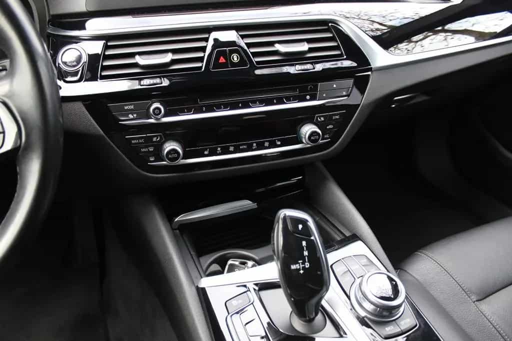 BMW 520 d Touring*AHK*Leder*Top*HU/AU Neu*Scheckheft 06/2017-photo-12