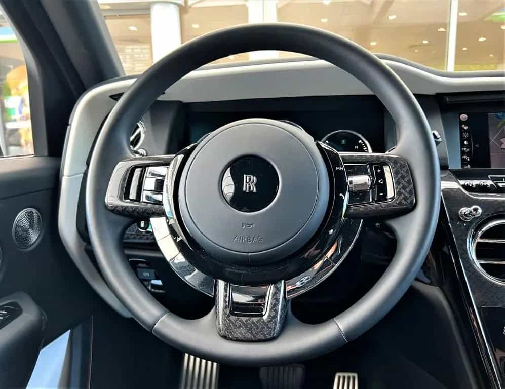 Rolls-Royce Cullinan BLACK BADGE / BESPOKE / STARLIGHT / 4 SEATS/ TV 10/2020-photo-14