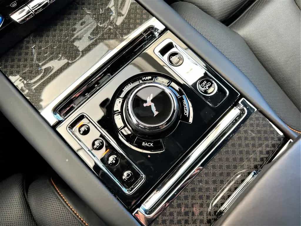 Rolls-Royce Cullinan BLACK BADGE / BESPOKE / STARLIGHT / 4 SEATS/ TV 10/2020-photo-16