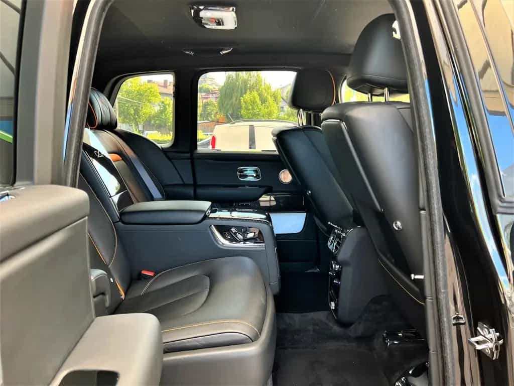 Rolls-Royce Cullinan BLACK BADGE / BESPOKE / STARLIGHT / 4 SEATS/ TV 10/2020-photo-18