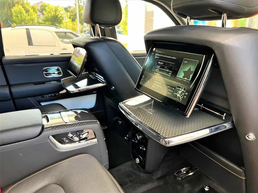 Rolls-Royce Cullinan BLACK BADGE / BESPOKE / STARLIGHT / 4 SEATS/ TV 10/2020-photo-20