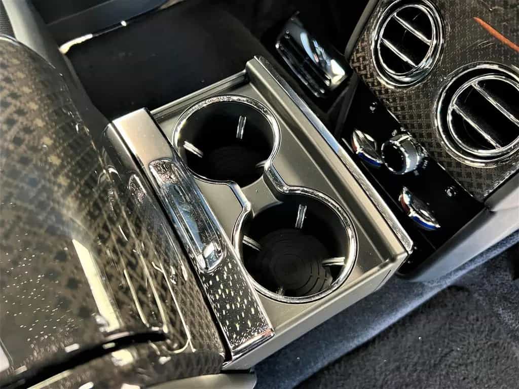 Rolls-Royce Cullinan BLACK BADGE / BESPOKE / STARLIGHT / 4 SEATS/ TV 10/2020-photo-22