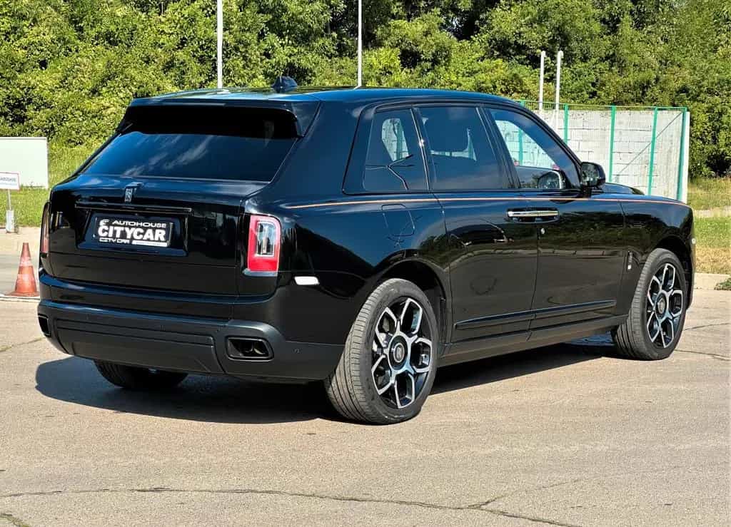 Rolls-Royce Cullinan BLACK BADGE / BESPOKE / STARLIGHT / 4 SEATS/ TV 10/2020-photo-5