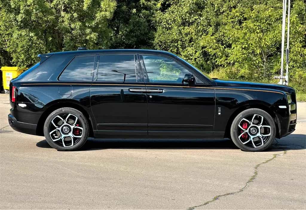 Rolls-Royce Cullinan BLACK BADGE / BESPOKE / STARLIGHT / 4 SEATS/ TV 10/2020-photo-6