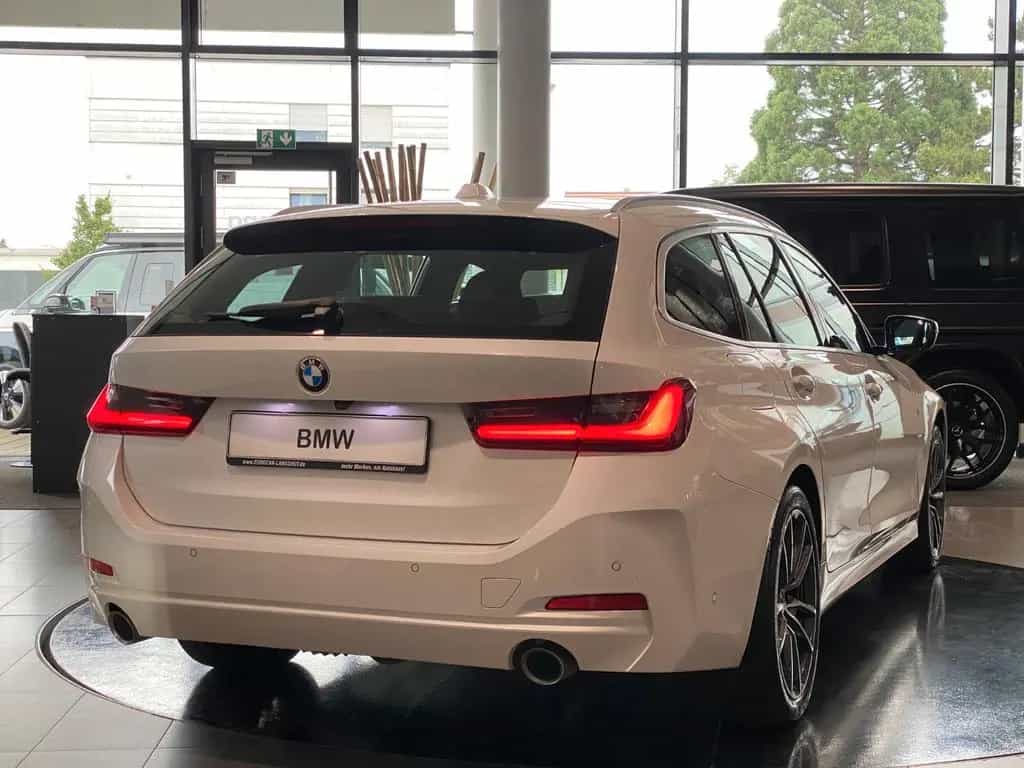 BMW 318 i Touring Curved DrivingA Kamera LED AHK 09/2022-photo-18