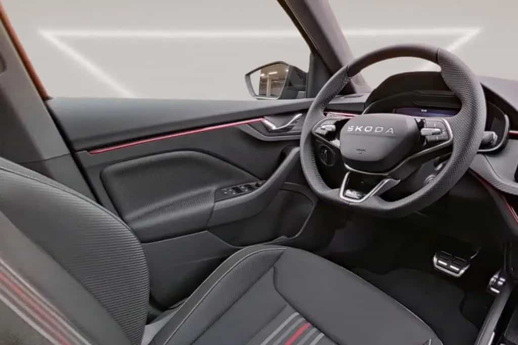 Skoda Kamiq 1,5 TSI DSG Monte Carlo 18" Alu LED Matrix null-photo-6