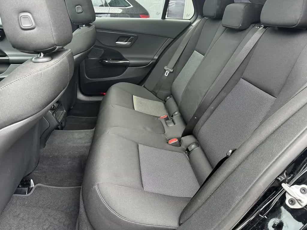 Mercedes-Benz C 180 T Avantgarde NAV+LED+KAM+PANO+AHK+VCOCKPIT 12/2021-photo-10