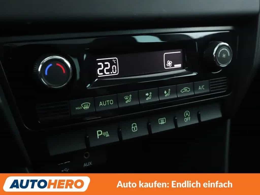 Skoda Rapid Spaceback 1.4 TSI Ambition Aut.*XENON*PDC* 06/2016-photo-21