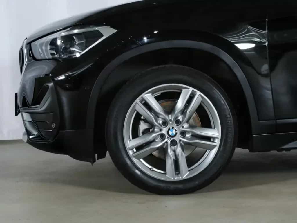 BMW X1 sDrive 18i Kamera Sportsitze NAVI LED DAB 04/2022-photo-11