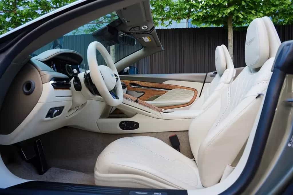Aston Martin DB12 4.0 V8 Volante Carbon NEW SERVICE 08/2024-photo-7