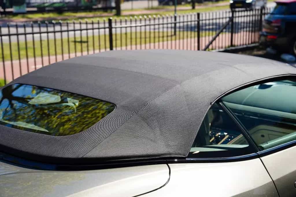 Aston Martin DB12 4.0 V8 Volante Carbon NEW SERVICE 08/2024-photo-9