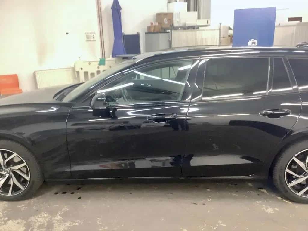 Volvo V60 B4 R-DESIGN HEAD-UP MASSAGE CAM LEDER LED 08/2020-photo-3