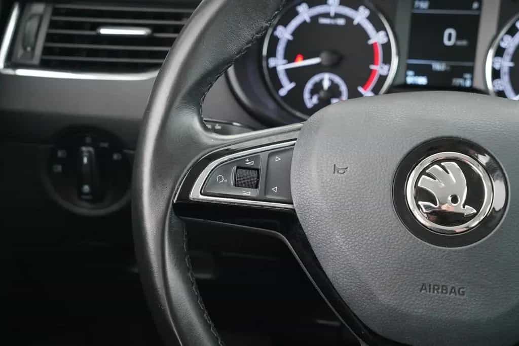 Skoda Octavia COMBI 1.4TSI DSG+APPLE/ANDR+SHZ+TEMPOMAT 09/2017-photo-12