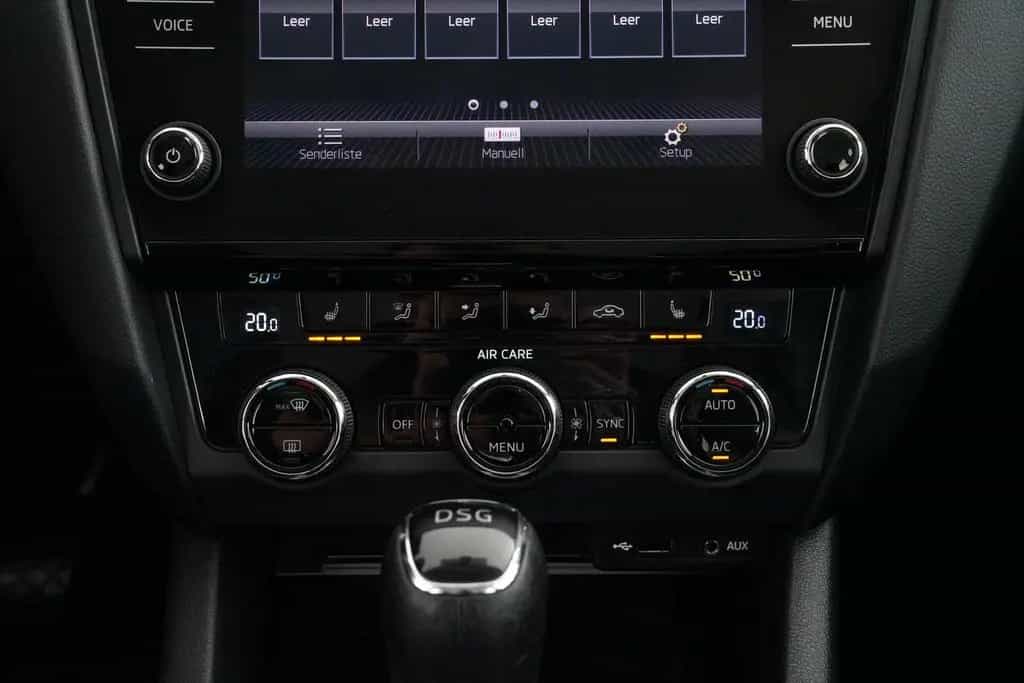 Skoda Octavia COMBI 1.4TSI DSG+APPLE/ANDR+SHZ+TEMPOMAT 09/2017-photo-20