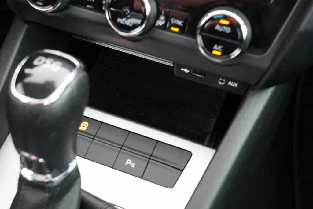 Skoda Octavia COMBI 1.4TSI DSG+APPLE/ANDR+SHZ+TEMPOMAT 09/2017-photo-21