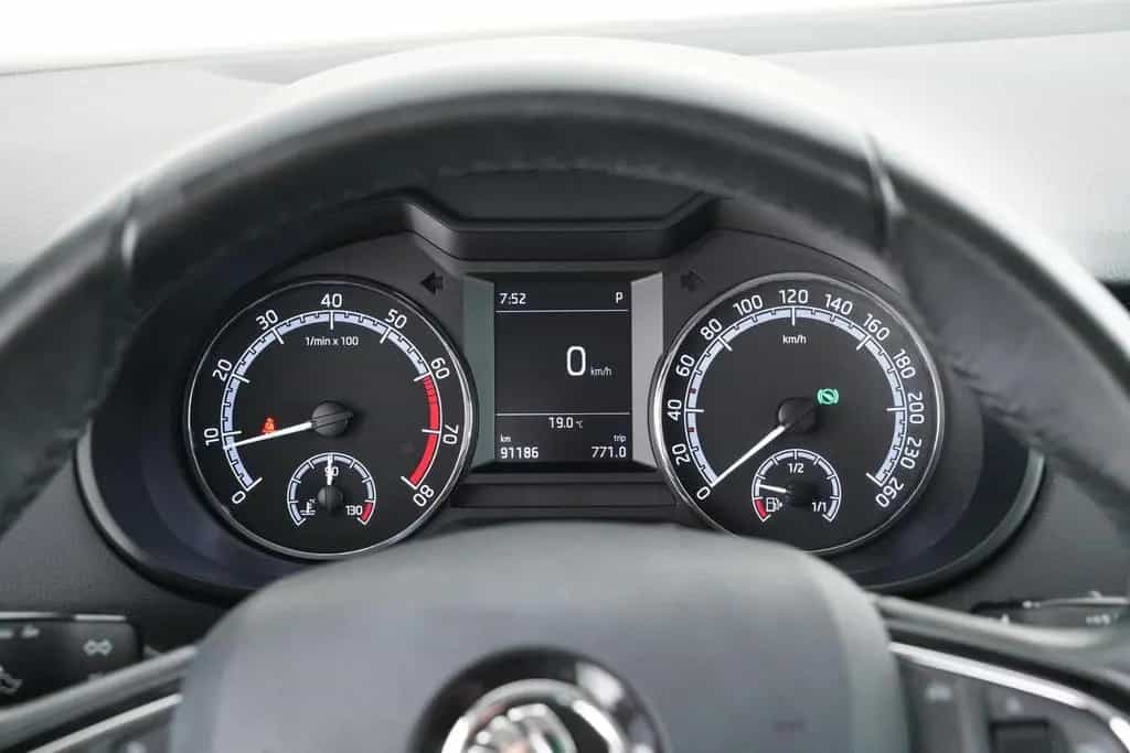 Skoda Octavia COMBI 1.4TSI DSG+APPLE/ANDR+SHZ+TEMPOMAT 09/2017-photo-26