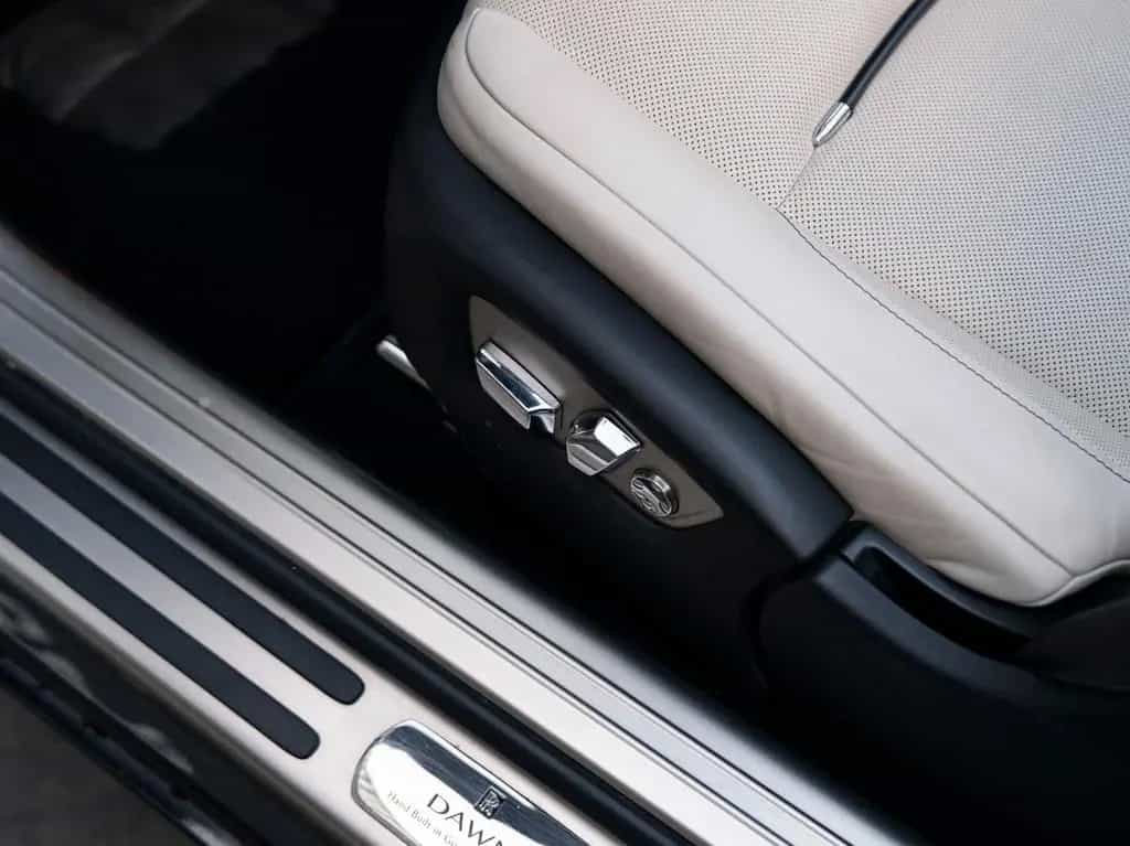 Rolls-Royce Dawn 6.6 V12 04/2018-photo-9