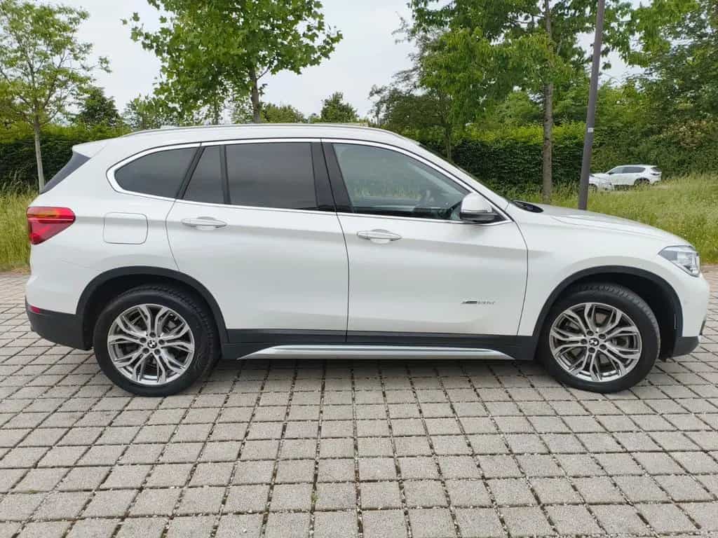 BMW X1 xDrive20d xLine 64tkm Top Ausstattung 09/2016-photo-2