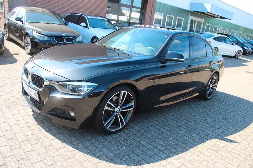 BMW 320 d M Sport, LED, GSD, RFK 08/2017-photo-1