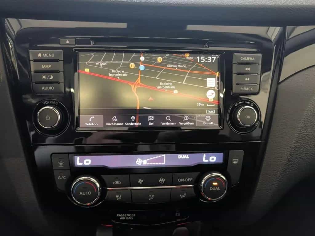 Nissan Qashqai DIG-T ZAMA/n-connecta Pano+Navi+360+iKey 12/2020-photo-20