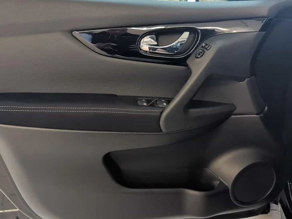 Nissan Qashqai DIG-T ZAMA/n-connecta Pano+Navi+360+iKey 12/2020-photo-21