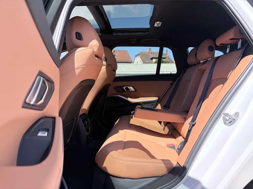 BMW 320 d Aut. PANO/AHK/STOP&GO/MEMORY/HUD/KAMERA 01/2023-photo-18