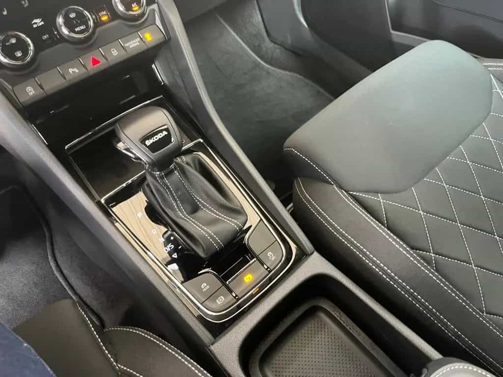Skoda Karoq Sportline 1.5 TSI DSG Rückfahrkamera 03/2024-photo-8
