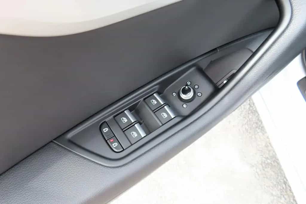 Audi A4 advanced S-TRON Navi Leder Memory ACC AHK 02/2021-photo-16