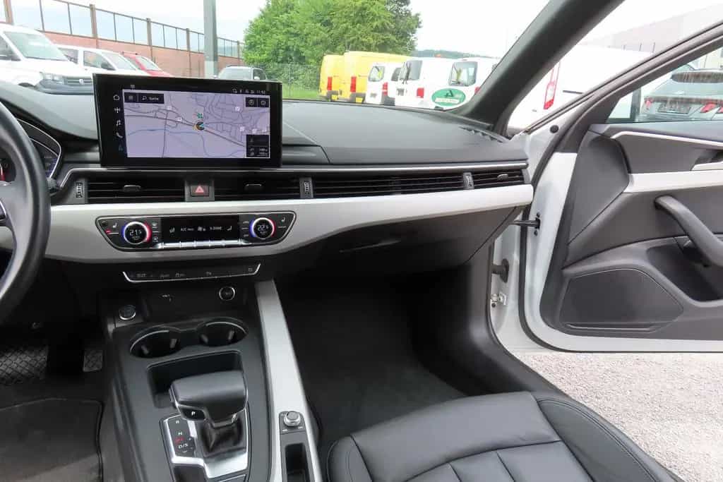 Audi A4 advanced S-TRON Navi Leder Memory ACC AHK 02/2021-photo-19