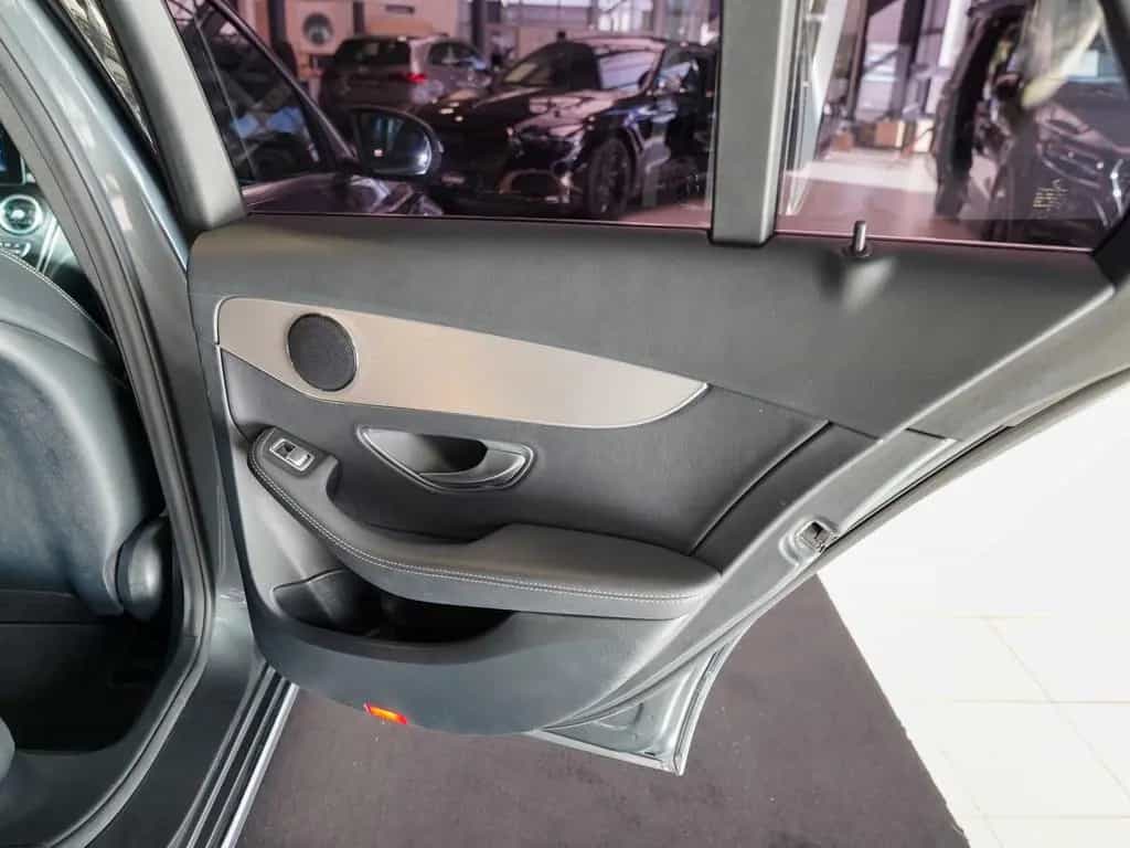 Mercedes-Benz C 220 d T 4M EXCLUSIVE Standheizung Pano Totwink 05/2018-photo-10