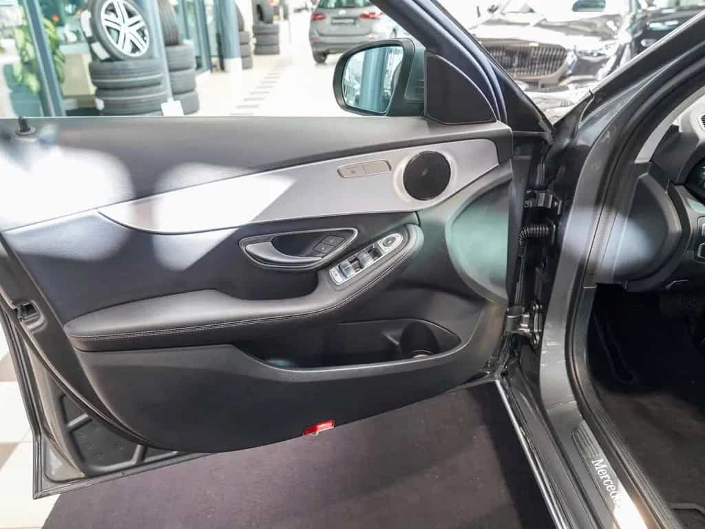 Mercedes-Benz C 220 d T 4M EXCLUSIVE Standheizung Pano Totwink 05/2018-photo-14