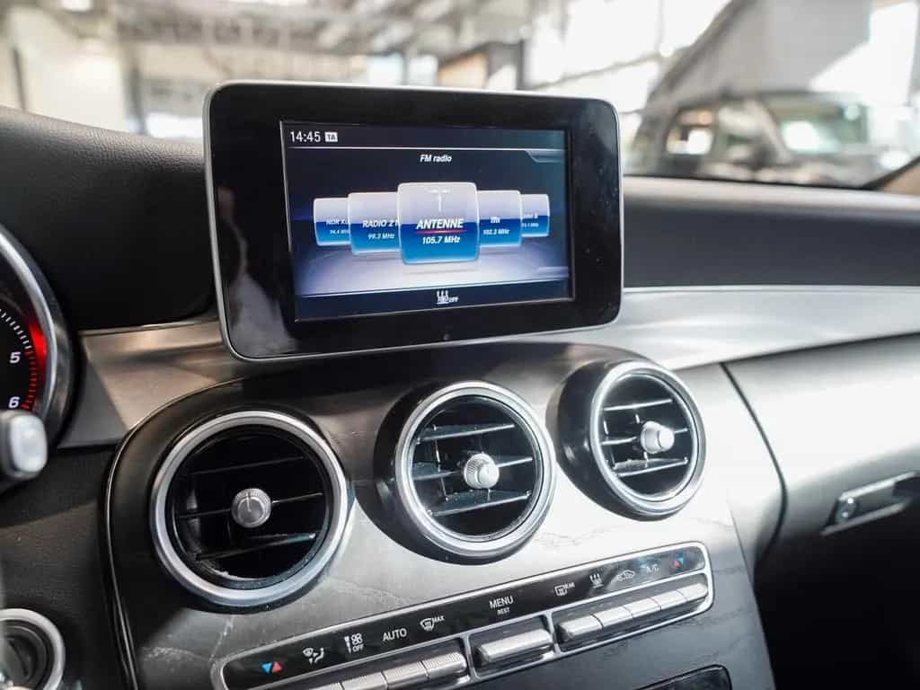 Mercedes-Benz C 220 d T 4M EXCLUSIVE Standheizung Pano Totwink 05/2018-photo-16