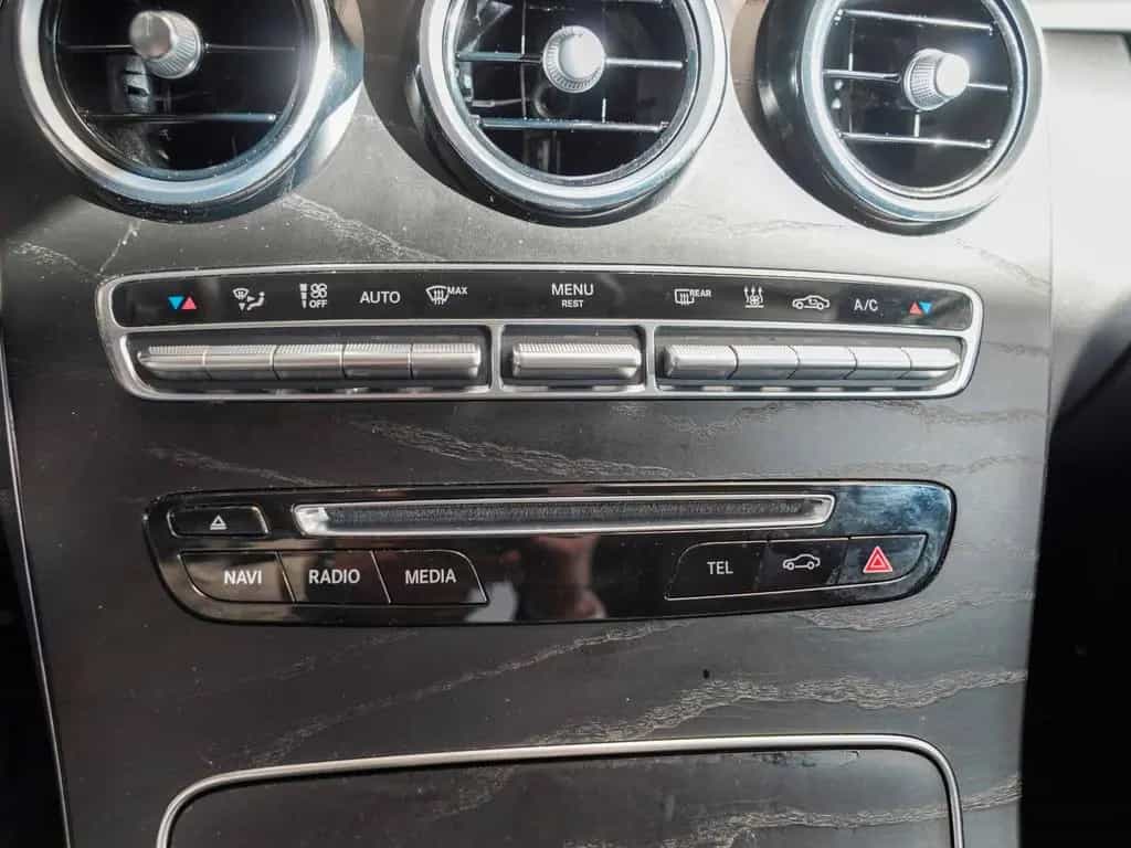 Mercedes-Benz C 220 d T 4M EXCLUSIVE Standheizung Pano Totwink 05/2018-photo-17