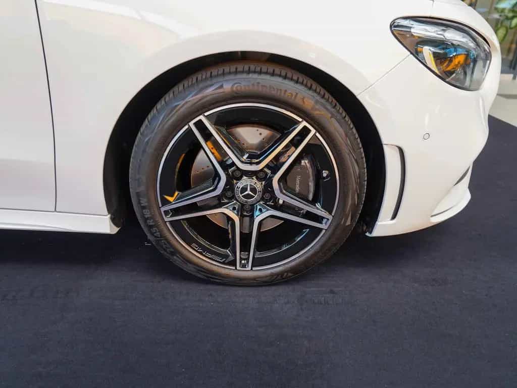 Mercedes-Benz B 220 d AMG Line Night 360° AHK Totwinkel DISTRO 01/2025-photo-1