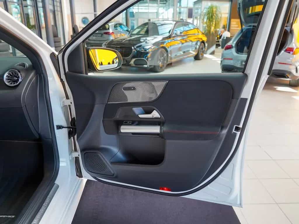 Mercedes-Benz B 220 d AMG Line Night 360° AHK Totwinkel DISTRO 01/2025-photo-10