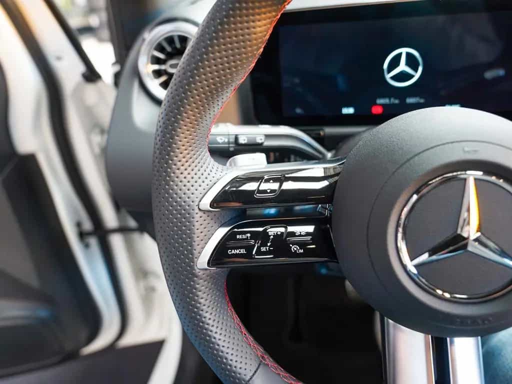 Mercedes-Benz B 220 d AMG Line Night 360° AHK Totwinkel DISTRO 01/2025-photo-18