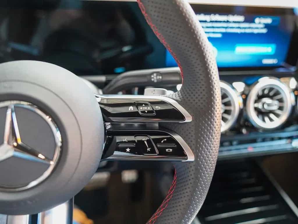Mercedes-Benz B 220 d AMG Line Night 360° AHK Totwinkel DISTRO 01/2025-photo-19