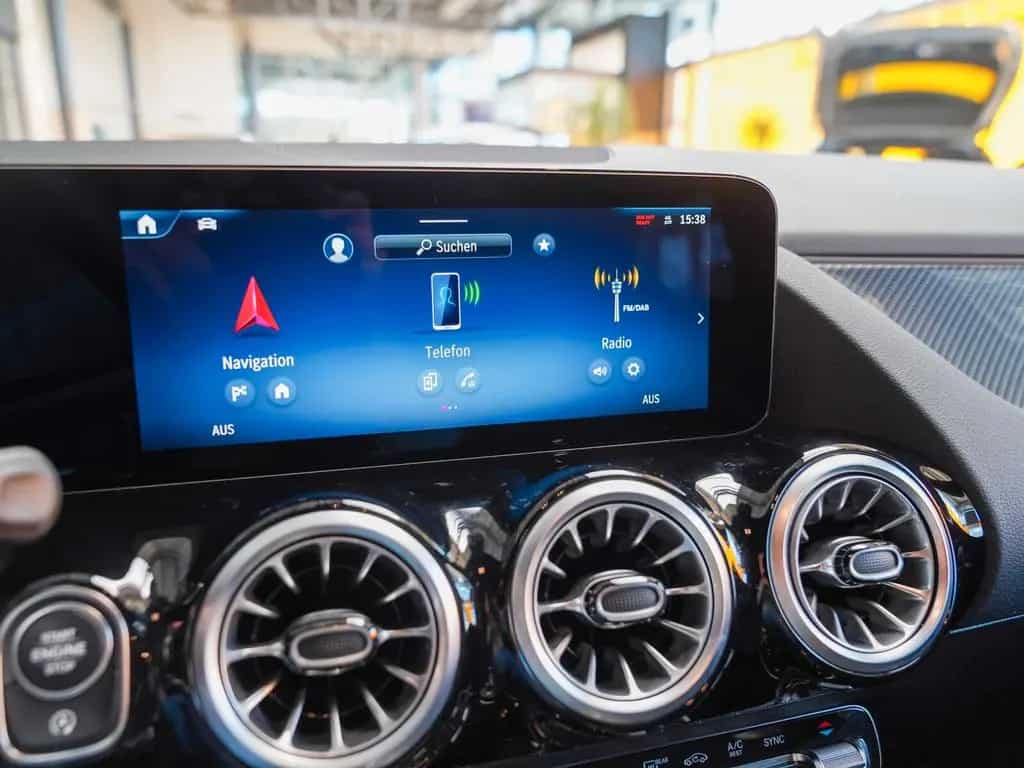 Mercedes-Benz B 220 d AMG Line Night 360° AHK Totwinkel DISTRO 01/2025-photo-20