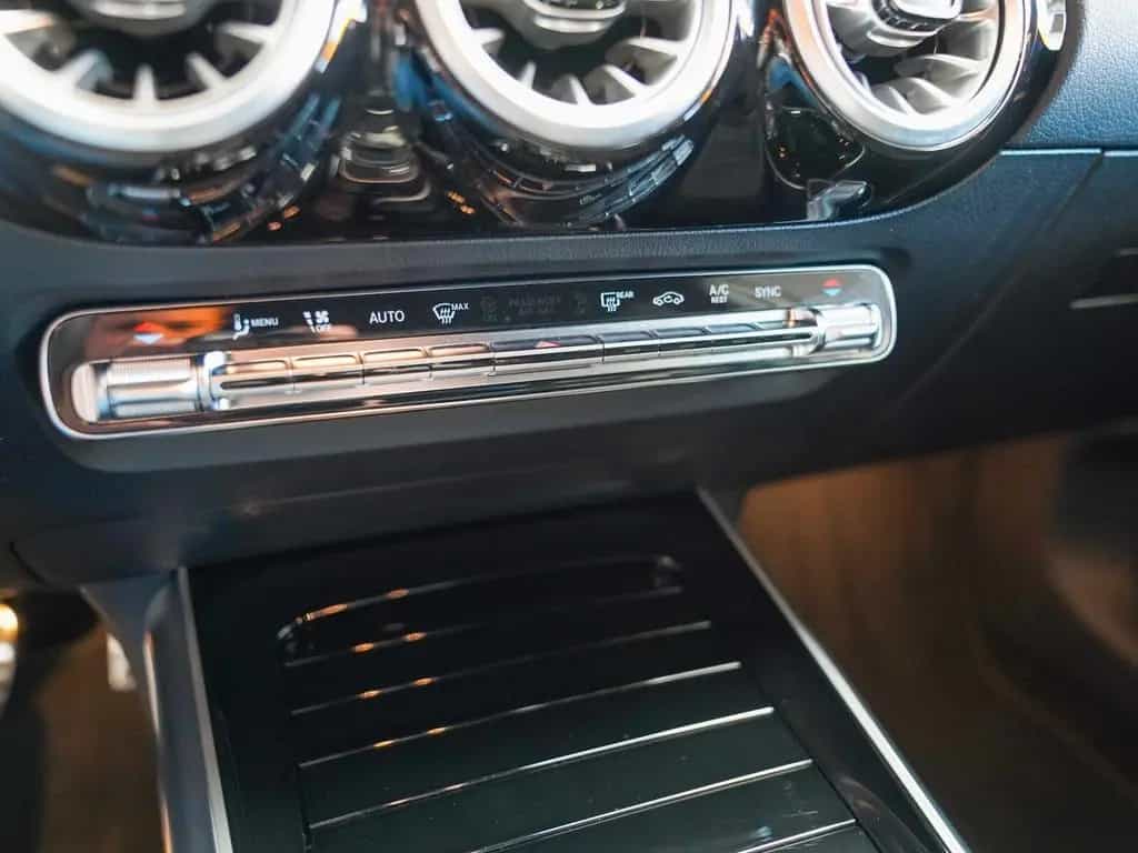 Mercedes-Benz B 220 d AMG Line Night 360° AHK Totwinkel DISTRO 01/2025-photo-21