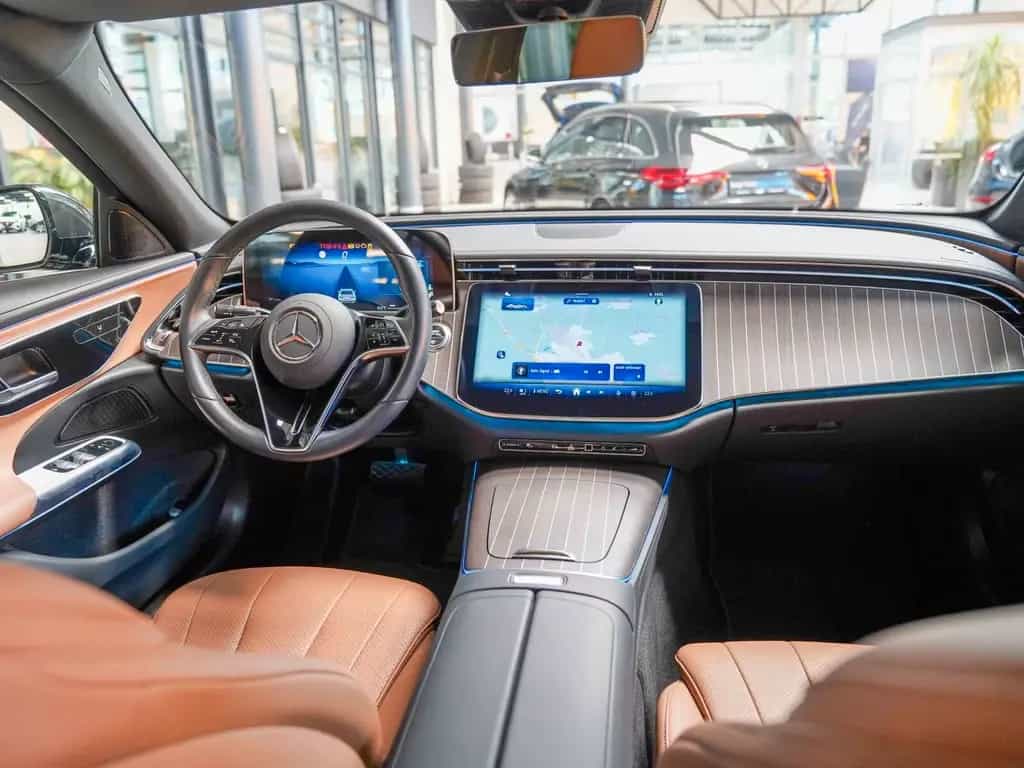 Mercedes-Benz E 220 d AVANTGARDE tonkabraun Ahorn KEYLESS DAB 02/2025-photo-12