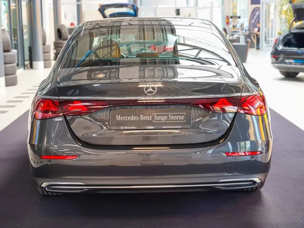 Mercedes-Benz E 220 d AVANTGARDE tonkabraun Ahorn KEYLESS DAB 02/2025-photo-3