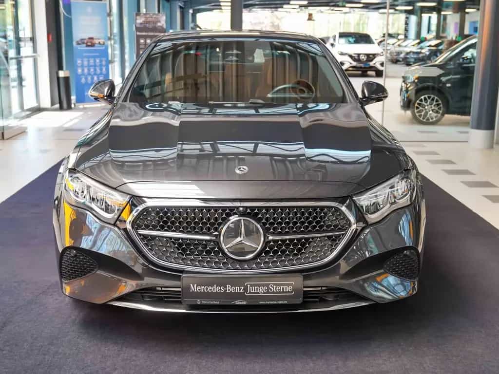 Mercedes-Benz E 220 d AVANTGARDE tonkabraun Ahorn KEYLESS DAB 02/2025-photo-6