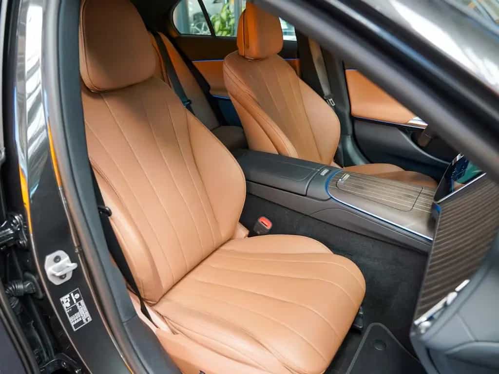 Mercedes-Benz E 220 d AVANTGARDE tonkabraun Ahorn KEYLESS DAB 02/2025-photo-7