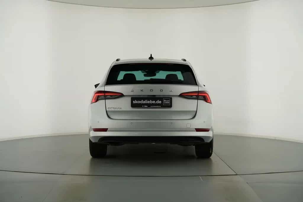 Skoda Octavia COMBI CLEVER 1.0TSI MASSAGESITZE+KAMERA 04/2021-photo-6