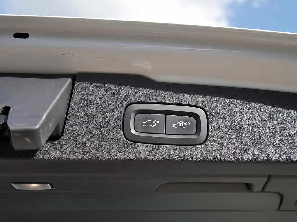 Volvo V60 Cross Country B5 AWD Pro 03/2021-photo-12