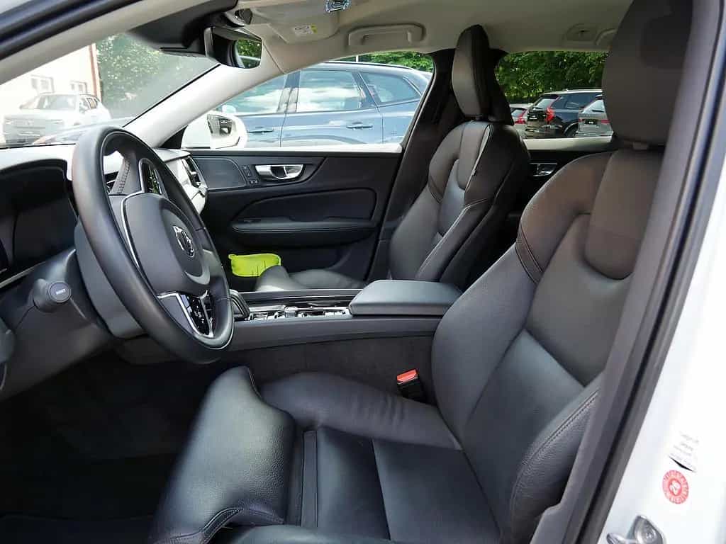 Volvo V60 Cross Country B5 AWD Pro 03/2021-photo-17